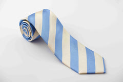 Light blue and cream medium stripes (S223)